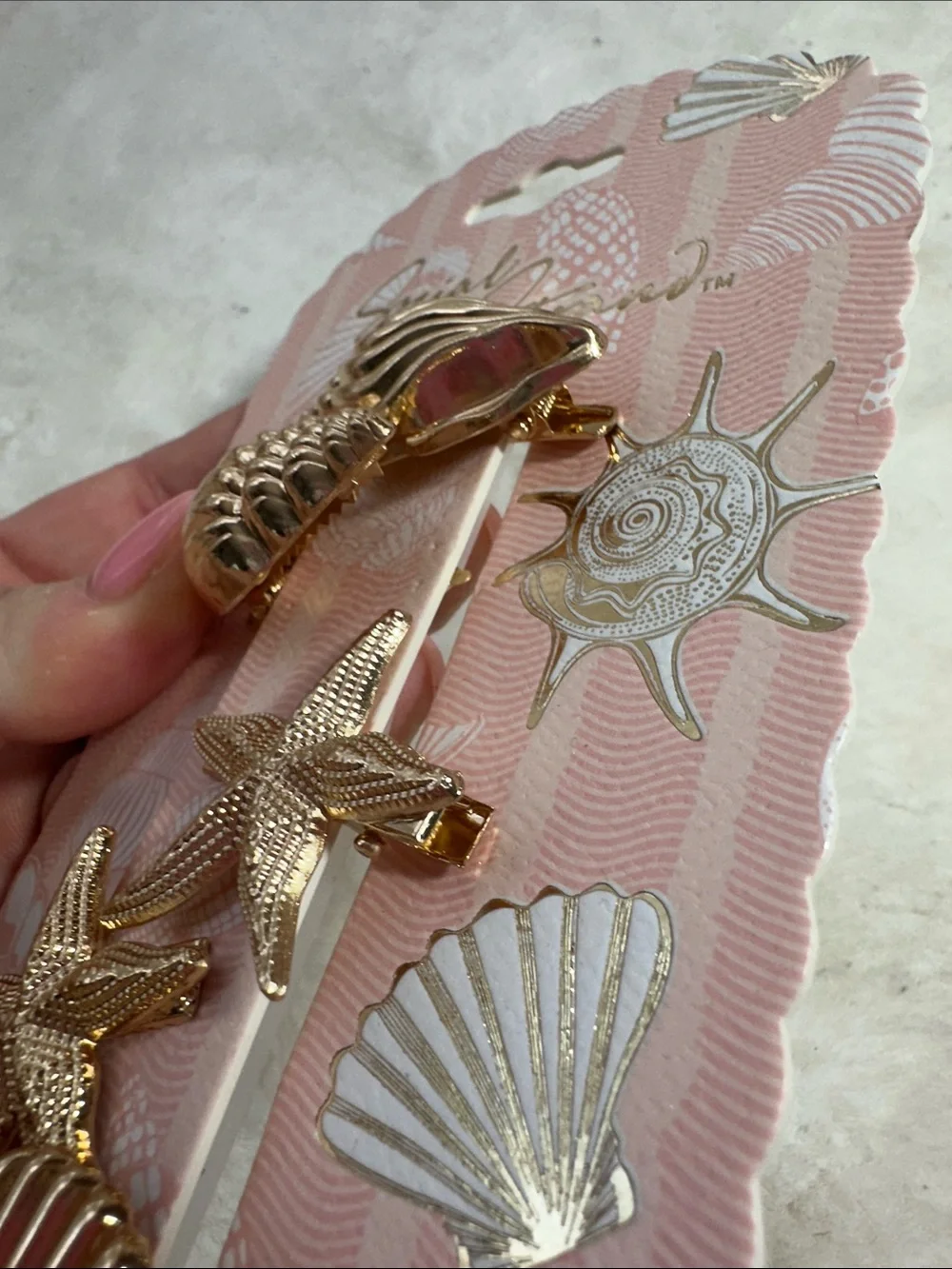 Social Strand set of 6 gold colored shell hair clips